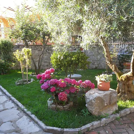 埃斯彭塔拉露娜酒店 2*